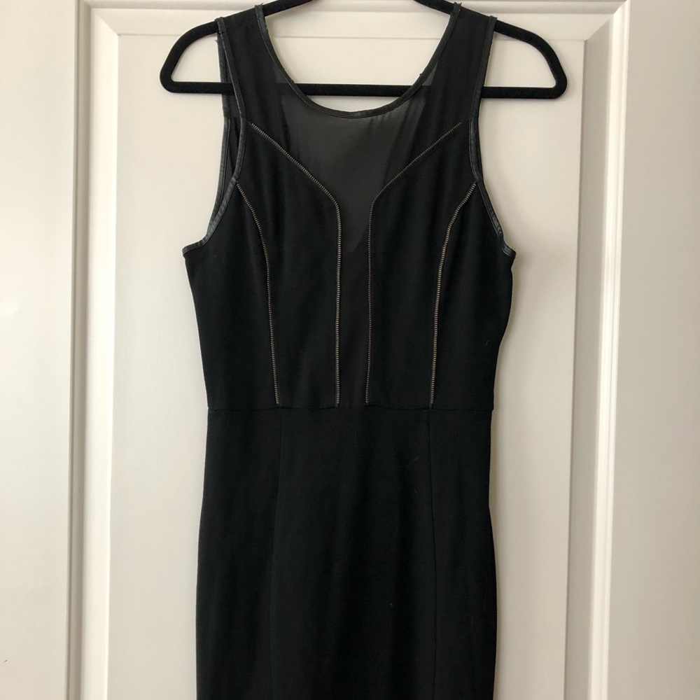 Dress - Picture 3 of 3